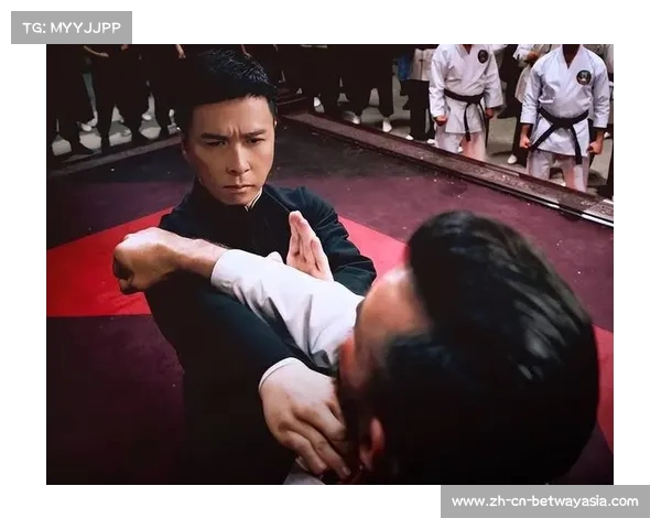 青岛西海岸与云南玉昆激战正酣最终以和为贵双方便成对手间的良好交流之桥 青岛西海岸与云南玉昆激战正酣最终以和为贵双方便成对手间的良好交流之桥
